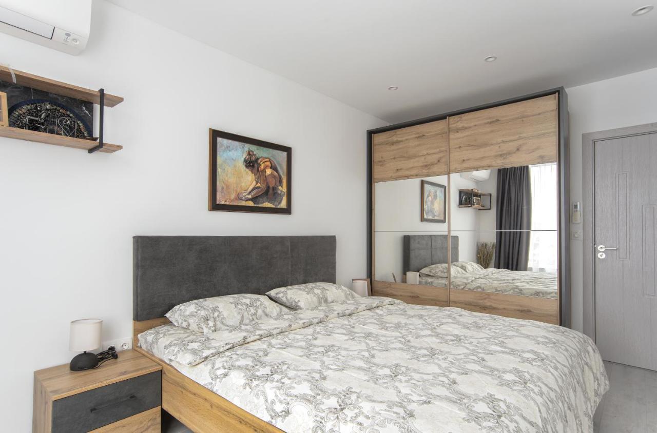 Sunny & Stylish Brand New 2Bdr Apartment + Parking Sofia Exterior photo